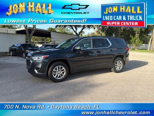 Graphite Metallic 2020 Chevrolet Traverse LT Cloth