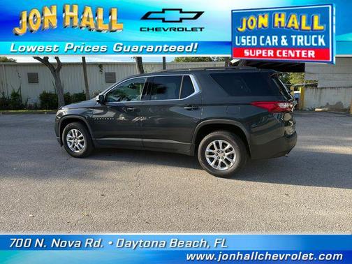 Graphite Metallic 2020 Chevrolet Traverse LT Cloth