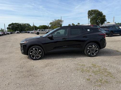 Mosaic Black Metallic 2026 Chevrolet Trax FWD 2RS