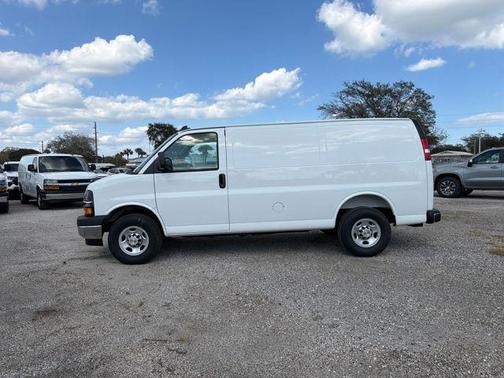 Summit White 2026 Chevrolet Express 2500 Work Van