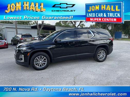 Mosaic Black Metallic 2023 Chevrolet Traverse LT Leather