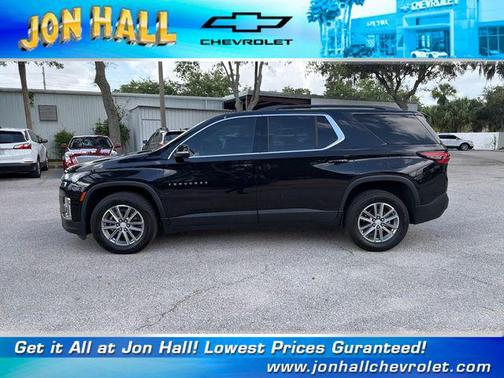 Mosaic Black Metallic 2023 Chevrolet Traverse LT Leather