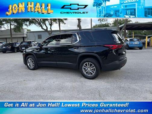 Mosaic Black Metallic 2023 Chevrolet Traverse LT Leather