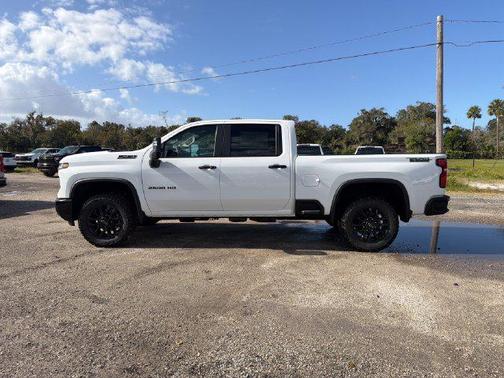 Summit White 2026 Chevrolet Silverado 2500 LT