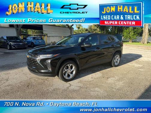 Mosaic Black Metallic 2024 Chevrolet Trax LS