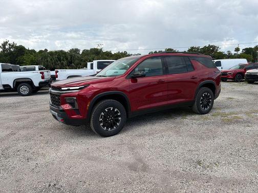 Radiant Red Tintcoat 2026 Chevrolet Traverse AWD Z71