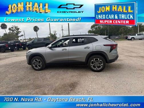 Sterling Gray Metallic 2024 Chevrolet Trax LT