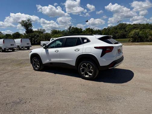 Summit White 2026 Chevrolet Trax LT