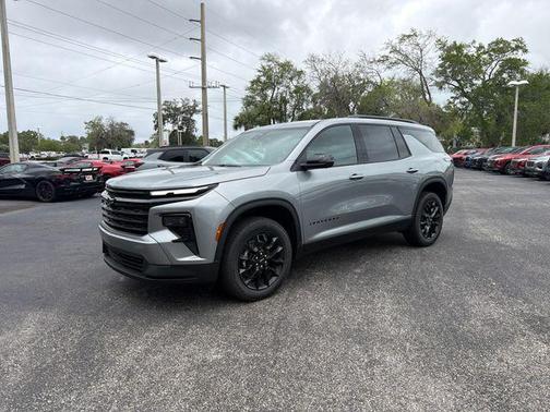 Sterling Gray Metallic 2026 Chevrolet Traverse LT