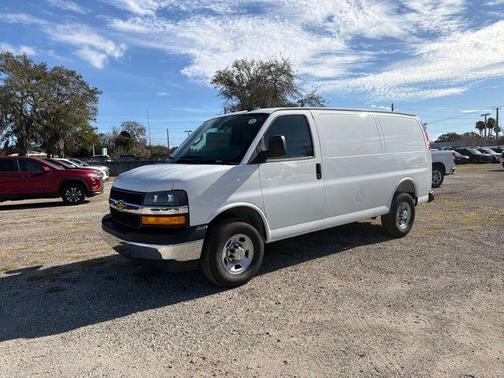 Summit White 2026 Chevrolet Express 2500 2500 Regular Wheelbase, WT, RWD