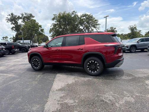 Radiant Red Tintcoat 2026 Chevrolet Traverse AWD Z71