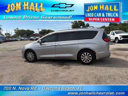 Billet Silver Metallic Clearcoat 2018 Chrysler Pacifica Touring-L