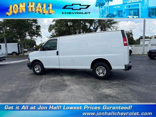 Summit White 2018 Chevrolet Express 2500 Work Van