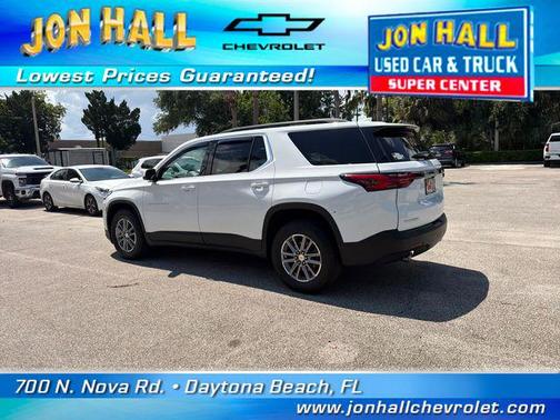 Summit White 2023 Chevrolet Traverse LT Cloth