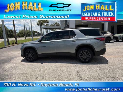 Sterling Gray Metallic 2023 Chevrolet Traverse RS