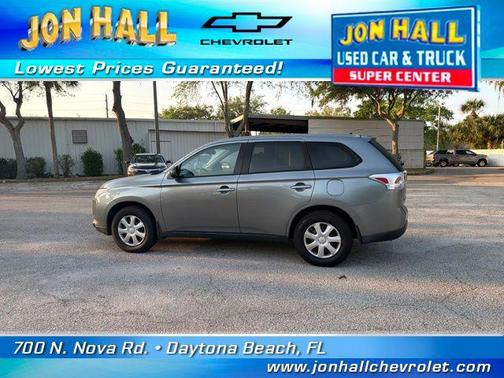 Cool Silver Metallic 2014 Mitsubishi Outlander ES