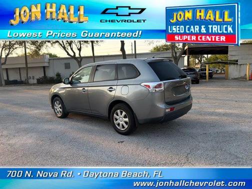 Cool Silver Metallic 2014 Mitsubishi Outlander ES