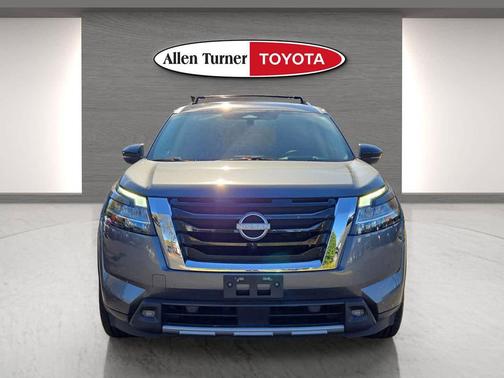 2023 Nissan Pathfinder Platinum 4WD