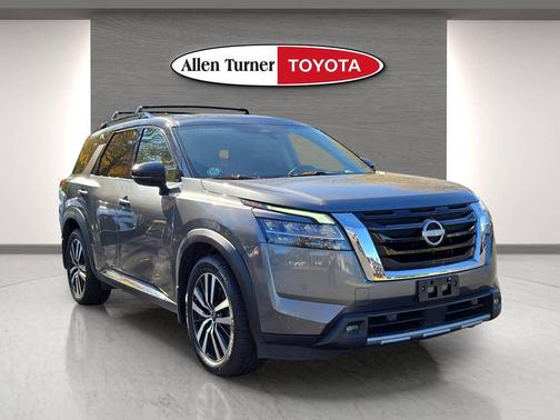 2023 Nissan Pathfinder Platinum 4WD