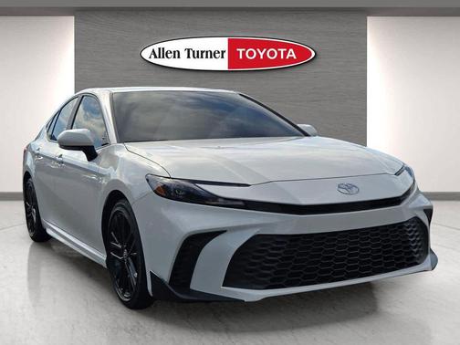 Ice Cap 2025 Toyota Camry SE