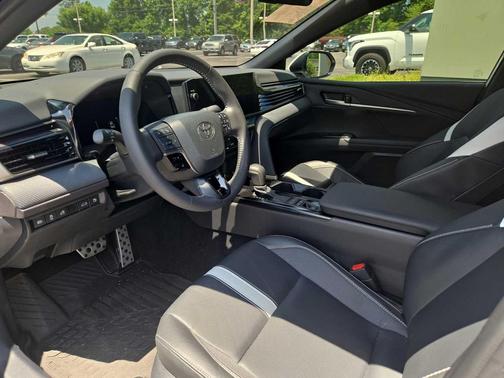 Ice Cap 2025 Toyota Camry SE