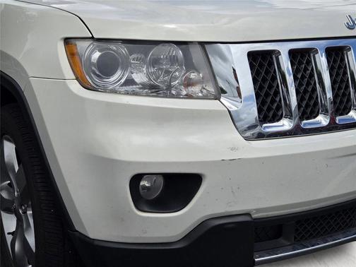 Stone White Clearcoat 2012 Jeep Grand Cherokee Overland
