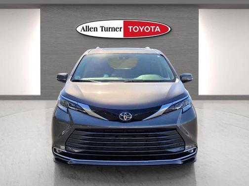 Predawn Gray Mica 2024 Toyota Sienna Limited