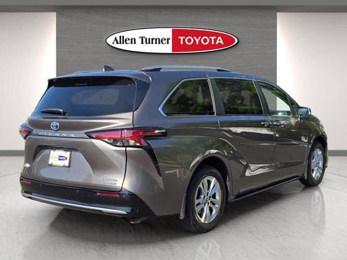 Predawn Gray Mica 2024 Toyota Sienna Limited