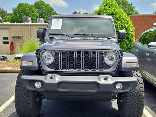 Granite Crystal Metallic Clearcoat 2025 Jeep Wrangler Sport