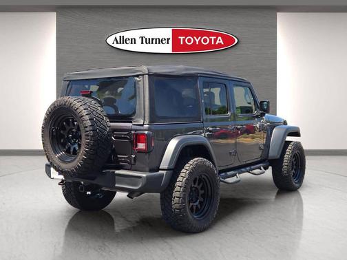 Granite Crystal Metallic Clearcoat 2025 Jeep Wrangler Sport