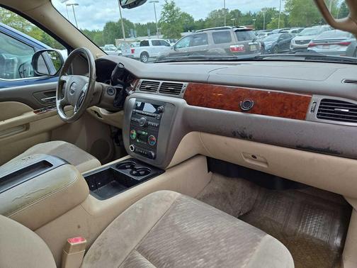 2011 GMC Yukon SLE