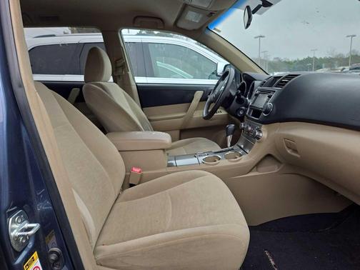 2013 Toyota Highlander SE