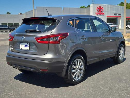 2022 Nissan Rogue Sport S