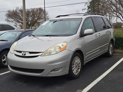 2010 Toyota Sienna XLE
