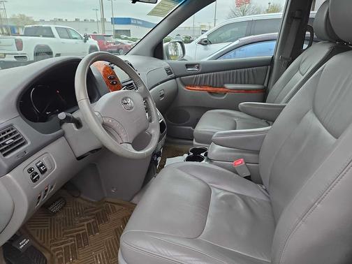 2010 Toyota Sienna XLE