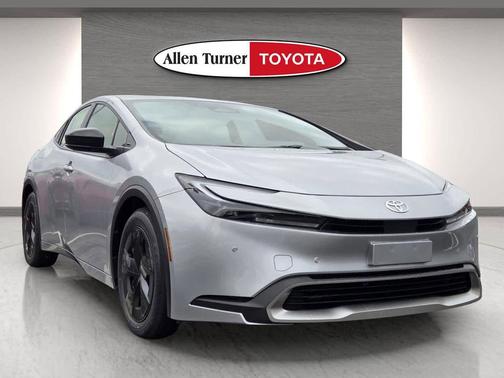 2026 Toyota Prius Plug-In Hybrid SE