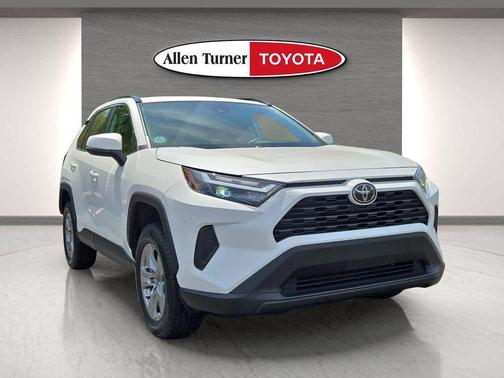 Ice Cap 2024 Toyota RAV4 XLE