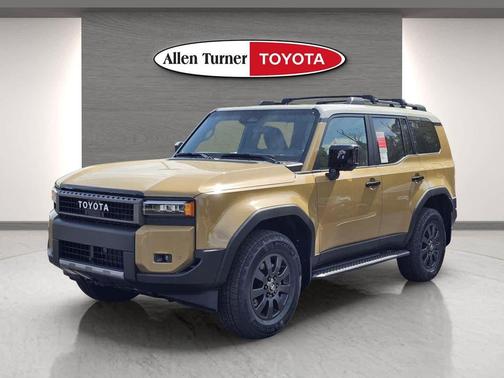 Trail Dust/Gray Scape Roof 2026 Toyota Land Cruiser Base