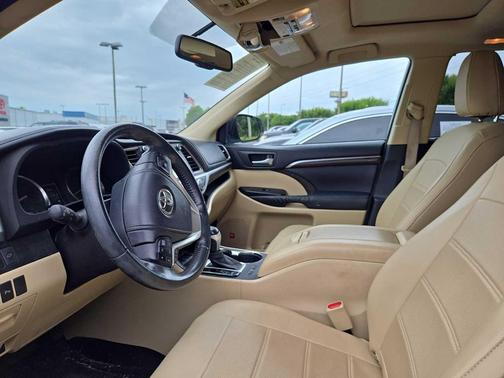 Creme Brulee Mica 2015 Toyota Highlander Limited