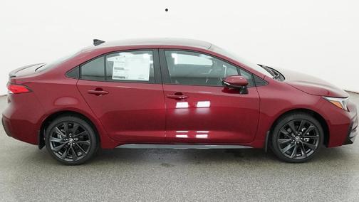 Ruby Flare Pearl/Midnight Black Metallic 2026 Toyota Corolla SE