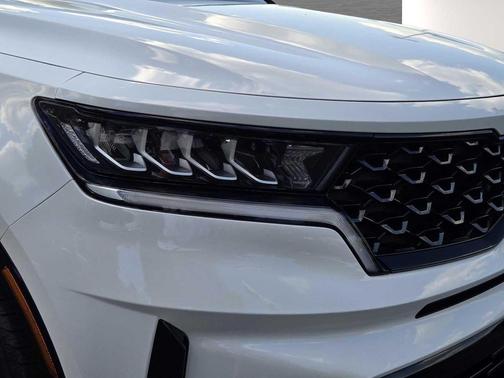 Glacial White Pearl 2022 Kia Sorento EX