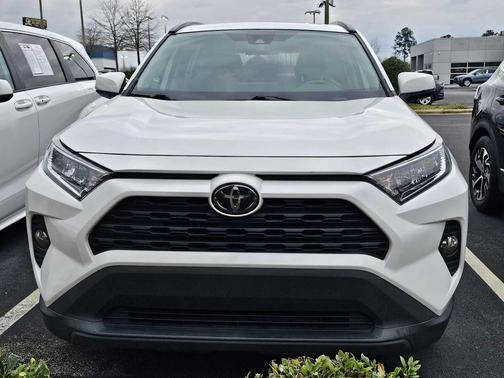 2020 Toyota RAV4 XLE Premium
