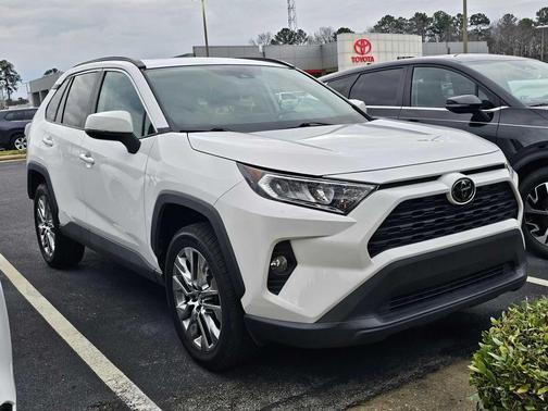 2020 Toyota RAV4 XLE Premium