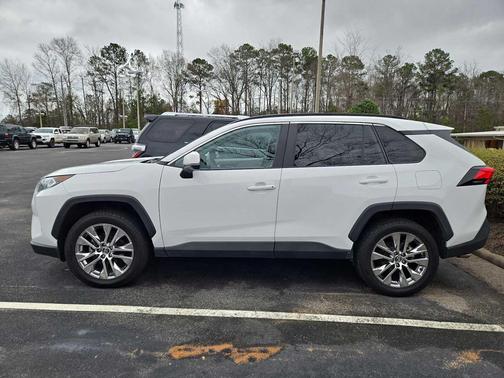 2020 Toyota RAV4 XLE Premium