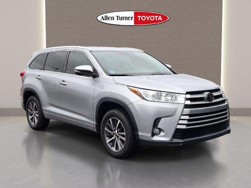 Celestial Silver Metallic 2018 Toyota Highlander XLE