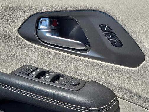Fathom Blue Pearlcoat 2022 Chrysler Pacifica Touring L