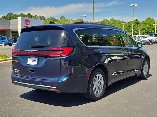 Fathom Blue Pearlcoat 2022 Chrysler Pacifica Touring L