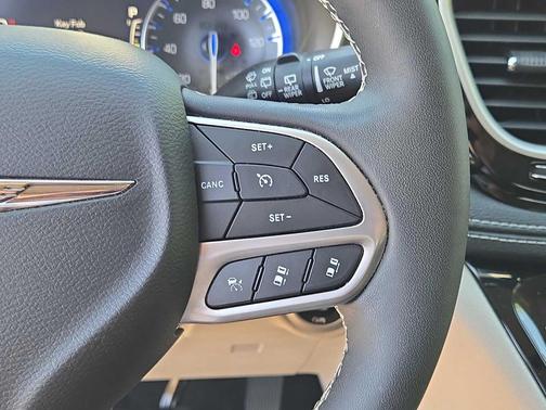 Fathom Blue Pearlcoat 2022 Chrysler Pacifica Touring L