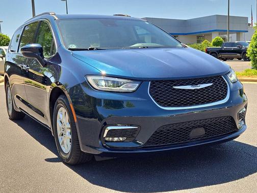 Fathom Blue Pearlcoat 2022 Chrysler Pacifica Touring L