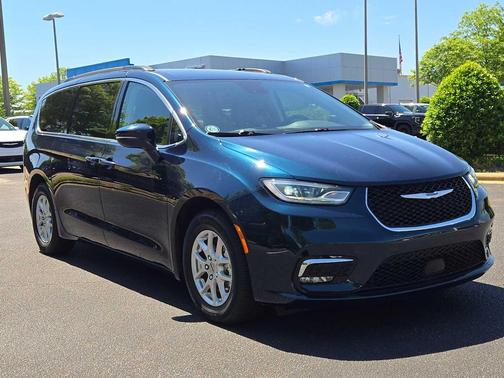 Fathom Blue Pearlcoat 2022 Chrysler Pacifica Touring L